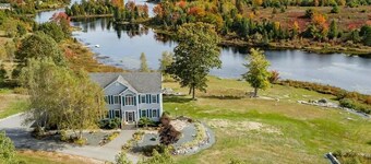 Waterfront + Kayaks | Morancy Pond | Sleeps 14