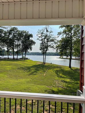 Interior - Adorable 2-bedroom home on Lake Sinclair (Eatonton)
