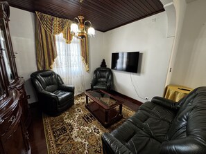 Superior Duplex, Private Bathroom, Ocean View (Sunrise Villa) | Lounge - Sunrise Villa (Ponta do Sol)