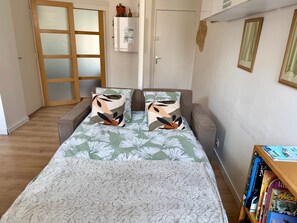 1 bedroom, internet, bed sheets