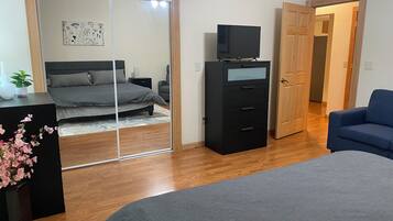 2 slaapkamers, een bureau, reisbedje, gratis wifi