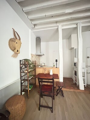 Interior - Serene garden apartment in le Marais (Paris)