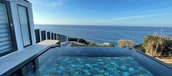 Ocean View Suite w/Glass Pool and Jacuzzi - Black Suites on the Cliff