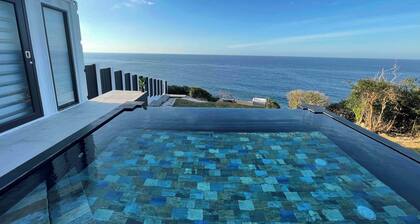 Ocean View Suite w/Glass Pool and Jacuzzi - Black Suites on the Cliff