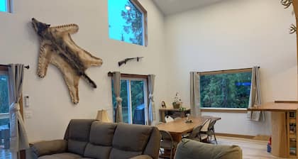 Perfect 2-bedroom spacious house with deck, AC/Heat in delightful Coffman Cove