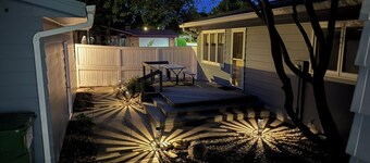 Sleeps 10 - 5BR - Minutes to Campus - Next to Park, Golf, Shopping