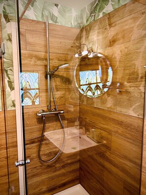 Shower, towels, toilet paper - Panorama Joy #2 (OG) (Schmallenberg)