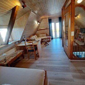 4 slaapkamers, een bureau, gratis wifi, beddengoed