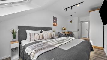 1 Schlafzimmer, Reisekinderbett, Internetzugang, Bettwäsche