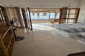 3 bedrooms, free WiFi, bed sheets, wheelchair access
