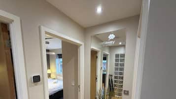 2 bedrooms, iron/ironing board, travel cot, free WiFi