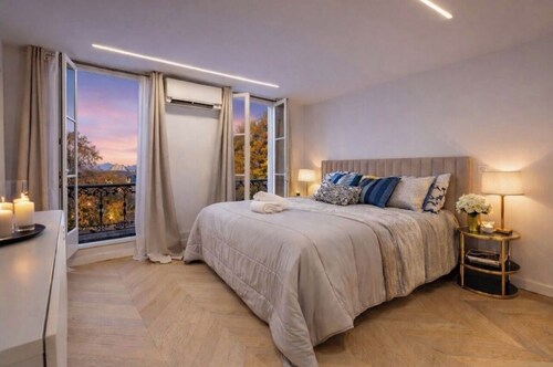 Private house near the Eiffel Tower • 2 BATHROOMS - Court