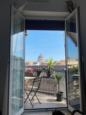 Interior - Sunny 2 bedrooms Apartment with stunning San Pietro view (Roma)