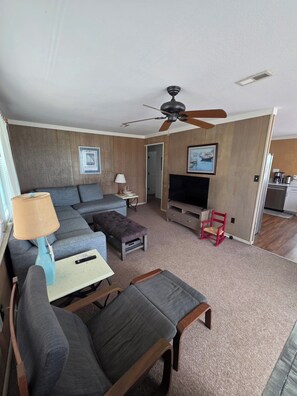 Living area - Rustic, charming beach house straight out of Old Kitty Hawk.  Ocean views (Kitty Hawk)