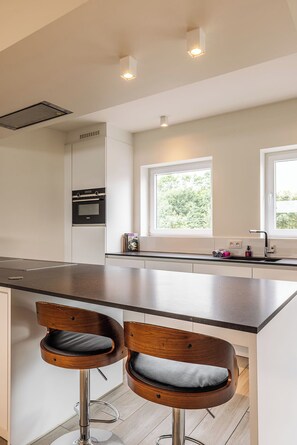Private kitchen - XXL apartment 3 bedrooms max 6 p, terrace, indoor garage - Ghent/Apn/Brussels (Zele)