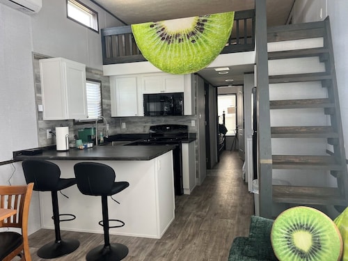 The KIWI VILLA - 15 miles to the Beach and 4 miles to the city of Foley