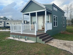 Exterior - The KIWI VILLA - 15 miles to the Beach and 4 miles to the city of Foley (Foley)