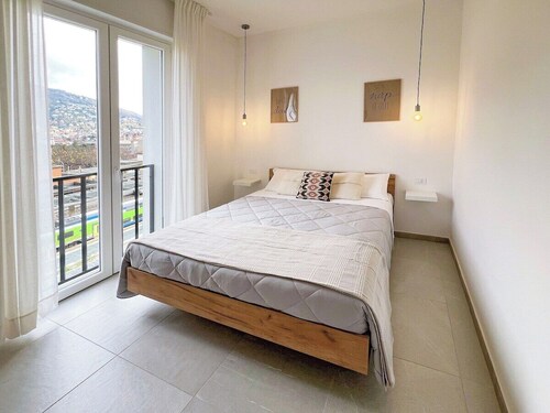 Energy-efficient modern apartment in Como, walking distance to station, lake and center