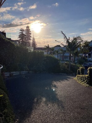 Miscellaneous - Sunray Room - Relaxing Tapeka Stay Near Beaches & Tracks (Russell)