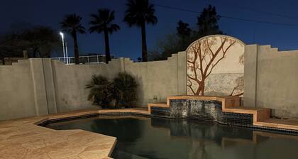CRYSTAL POOL STUDIO KITCHEN SWIMMING WALK DOWNTOWN STADIUMS CONVENTION CTR ARTS