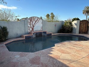 Outdoor pool - CRYSTAL POOL STUDIO KITCHEN SWIMMING WALK DOWNTOWN STADIUMS CONVENTION CTR ARTS (Phoenix)
