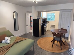 Interior - Relaxing Hollywood studio 119 (Hollywood)