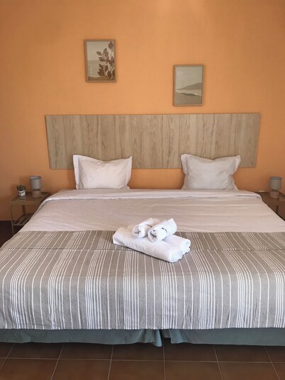 Spacious House in a Quiet Alentejo Village - 4 Bedrooms and Patio with BBQ