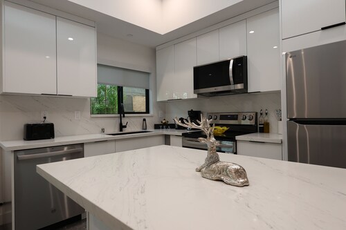 Entire Cozy House, Private,  New,  Neat Shiny, Conveniently Located