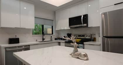 Entire Cozy House, Private, New, Neat Shiny, Conveniently Located