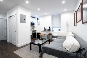 Smart TV - Soho 2 bedroom stylish apartment (New York)