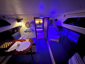 1 bedroom, bed sheets