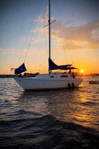 Romantic night stay on a cozy sailboat