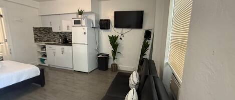 1 chambre, fer et planche à repasser, accès Internet