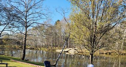 Cottage 2-bedroom house in Tallaseehatchee Creek and the Coosa River/LayLake