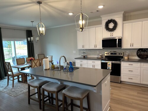 House for Masters Week
Spacious 4-bedroom, 3 Full Bath house