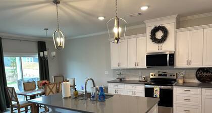 House for Masters Week
Spacious 4-bedroom, 3 Full Bath house