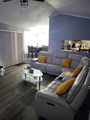 Living area - The Fields Master's Rental 2026 (Augusta)