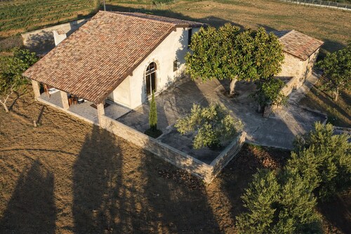 Ancient cottage nestled in the heart of the Sicilian countryside just a few steps from the sea