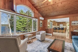 TV, fireplace - Anne's Oceanfront House - Acadia National Park Region 5 Bedroom 7 beds 3.5 Baths (Surry)