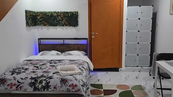 1 bedroom, free WiFi, bed sheets