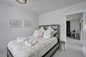 Room - The Island Shoes (Miami)