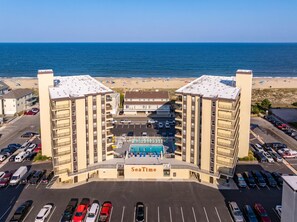 Exterior - Cozy 1BR Retreat Steps from the Beach Pool (Ocean City)