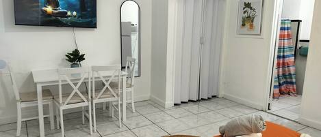 1 bedroom, internet, bed sheets
