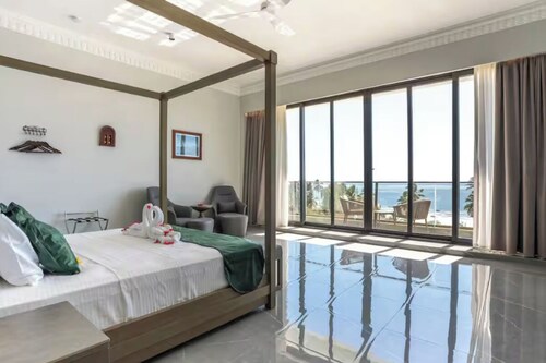 Tropical Garden Retreat: Daily Breakfast & Trips to Mnemba Atoll Reef