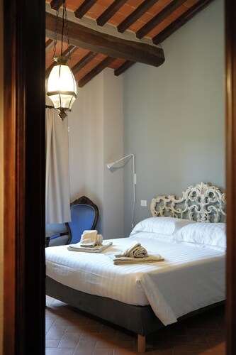 Tuscan Private Estate with Pool - 5 Charming Villas at Tenuta Cantona,