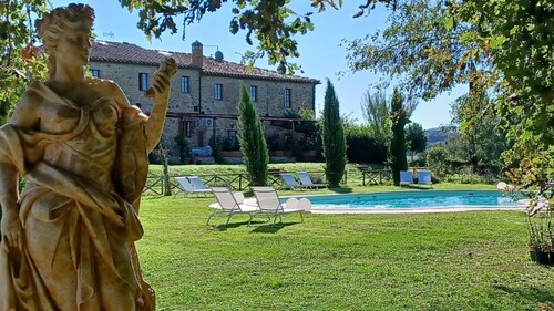 Tuscan Private Estate with Pool - 5 Charming Villas at Tenuta Cantona,