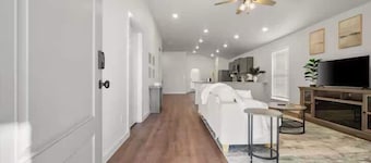 Langford House - 3BR/2BA - Family Friendly