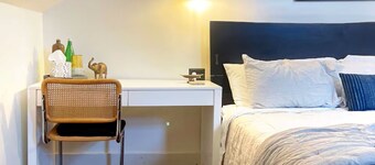 Hudson Pond · Hideaway King Suite · GF Breakfast