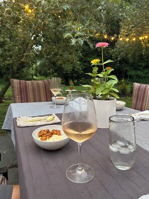Outdoor dining - Hudson Pond · Hideaway King Suite · GF Breakfast (Poughkeepsie)