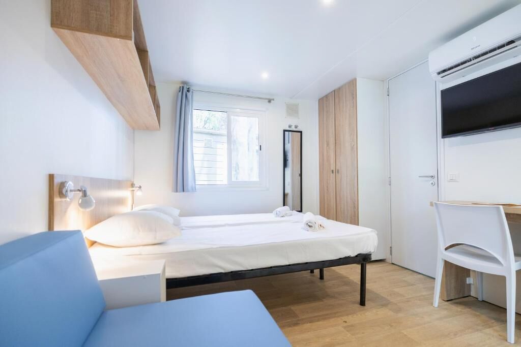 Mobile Home, Garden View